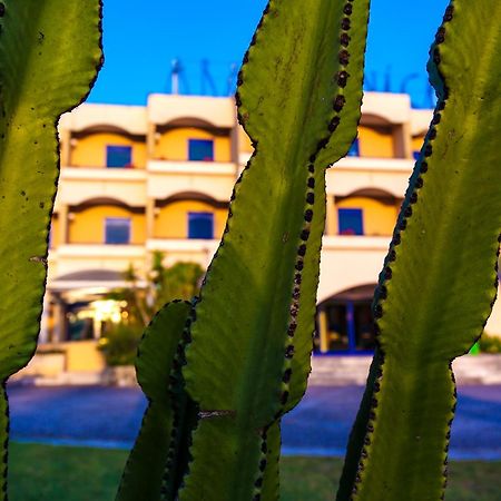 Araba Fenice Village Torre dell'Orso Exterior photo